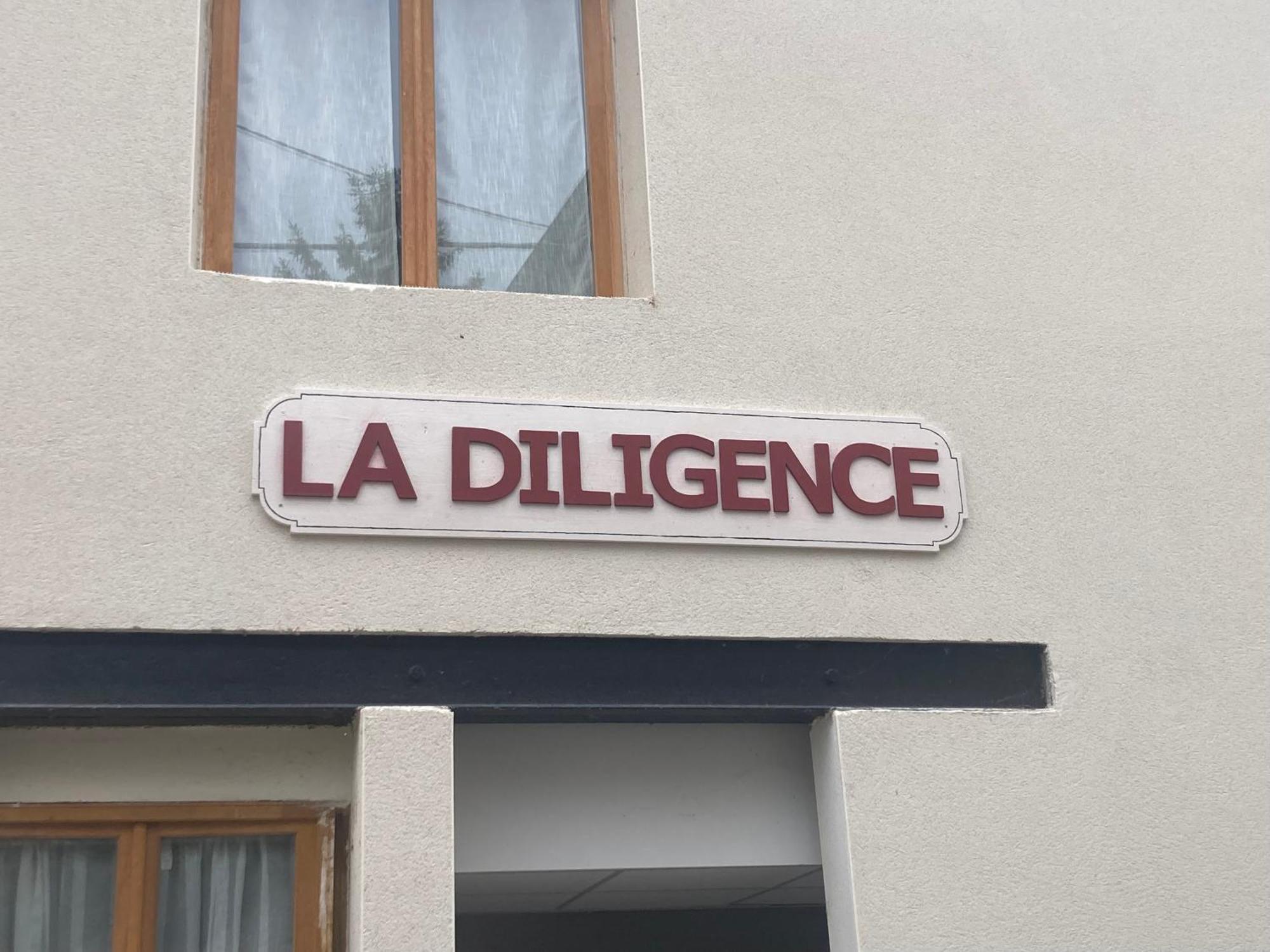 Le Carrosse, La Diligence, Centre Saint Jean De Losne Tarif 2Pers 1 Chambre, Tarif 4 Pers 2 Chambres Dış mekan fotoğraf